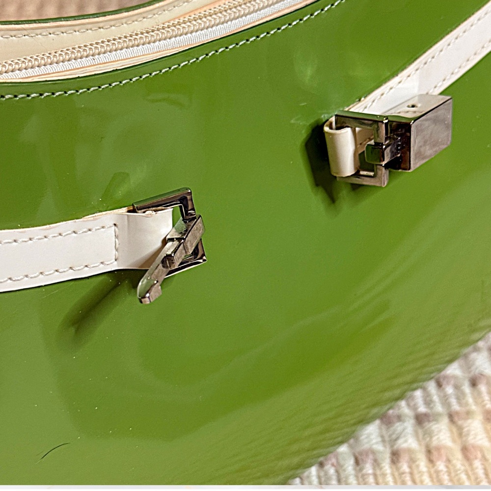 Beijo Y2K Avocado Green Glossy Hobo Shoulder Bag NWT White Trim Deadstock - Picture 6 of 13